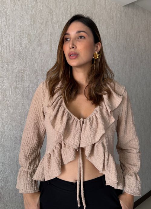 Camisa Nude de boleros anudada al frente Ref. Boho