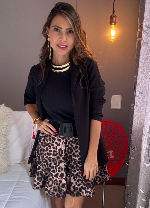 Falda corta tela ligera bolero animal print