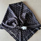 Pañoleta para mujer en seda Polka Dots Negra