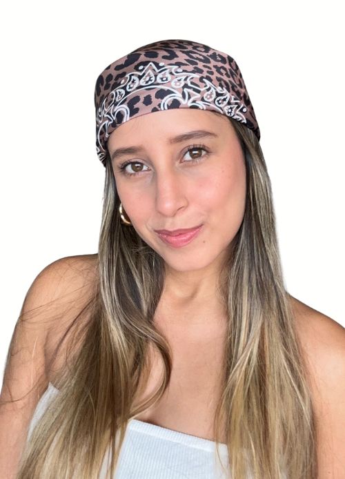 Pañoleta para mujer en seda animal print